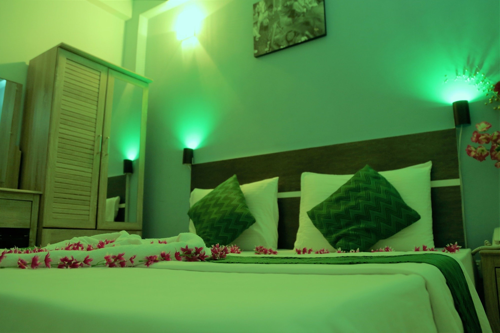 هتل الیت بیچ مالدیو